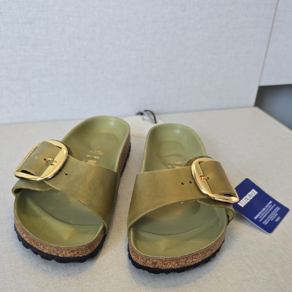 Birkenstock Olive Slide Sandals with Gold Buckle. BRAND NEW, ( w 38, 7 - 7.5 ).
